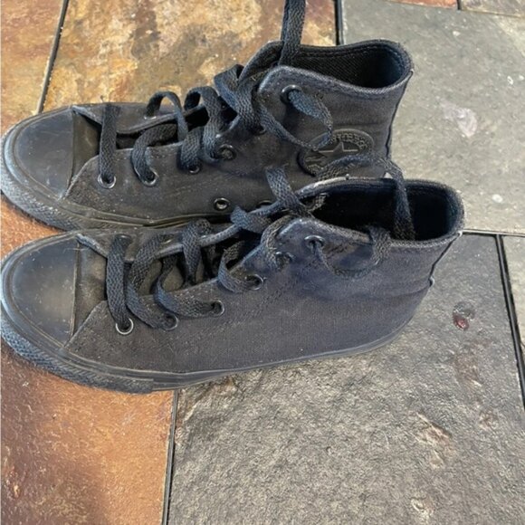 Converse Black Kids High-Top Sneakers size 1 - Picture 4 of 12